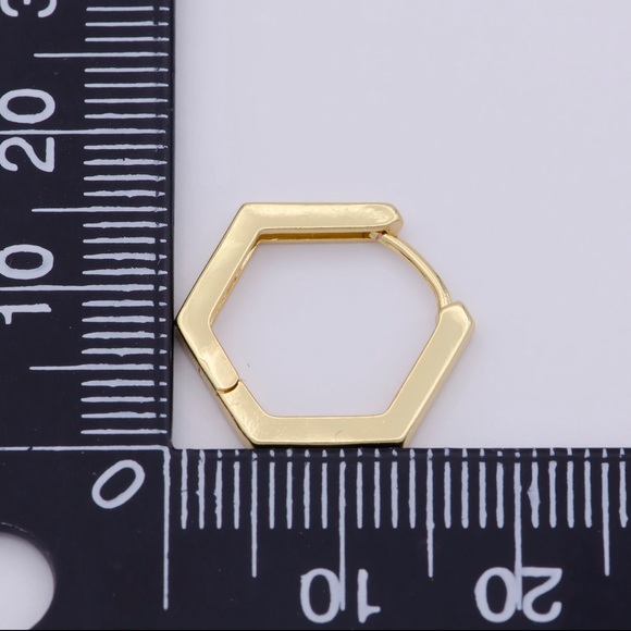 Dainty gold octagon earrings - Picture 2 of 3